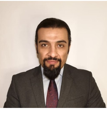 Пример исходного фото, которое вам нужно снять, чтобы сделать фото на паспорт или визу на visafoto.com